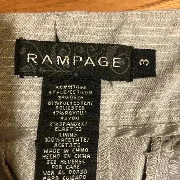 Rampage Y2K brand cuffed wide leg trouser pant. Size 3. In great condition! - Picture 4 of 7